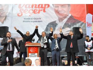 CHP Vahap Seçer: "Artık halkın suratına çemkirenleri görmek istemiyoruz"