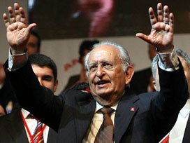 Cindoruk, hükümete tesettürle saldırdı