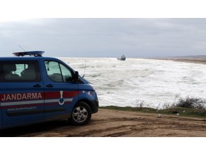 GÜNCELLEME - Kocaeli'de kuru yük gemisi karaya oturdu