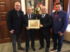 Altınordu’nun Başkanı Özkan’dan Kocaoğlu’na davet