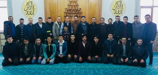 Gençler sabah namazında buluştu