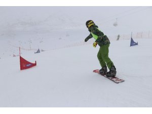 Yıldız Dağı’nda snowboard heyecanı başladı