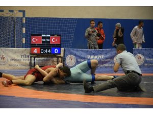 Güreş Grup Karşılaşmaları Burdur’da devam ediyor