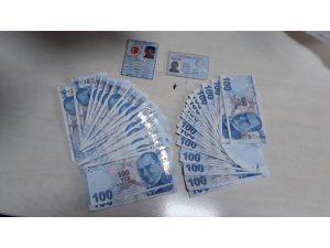 Polis ekiplerinin dikkati sahte parayı ortaya çıkardı