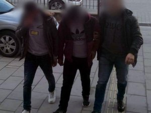 Kuşadası polisinden uyuşturucu satışı yapılan eve baskın: 2 gözaltı