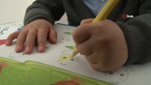 Okumayı Öğrenmeden İstiklal Marşı'nın 10 Kıtasını Ezberledi