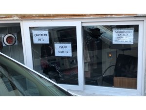 Ellerindeki cam kesikleri ele verdi