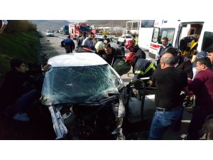 TEM’de yasak dönüş kaza getirdi: 7 yaralı