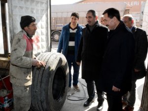 Hasan Kılca, Buğday Pazarı esnafını ziyaret etti