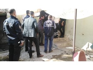 1 Hafta önce nişanlanan genç evde ölü bulundu