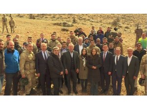Bakan Çavuşoğlu’dan ’Nöbet’ dizisi setine ziyaret
