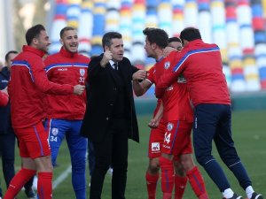 Spor Toto 1. Lig: Altınordu: 1 - Gazişehir FK: 0