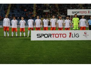 Spor Toto 1. Lig: Adanaspor: 1 - İstanbulspor: 0 (İlk yarı sonucu)