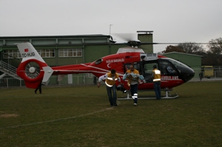 Helikopterle hastaneye kaldırıldı