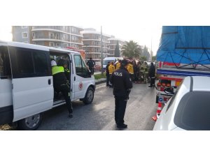 Köpeği görünce direksiyonu kırdı, minibüsle çarpıştı: 1 ölü, 1 yaralı