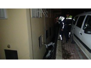 Motosikletle istinat duvarından düştü: 2 yaralı
