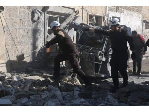 Esed rejiminden İdlib'de kampa saldırı