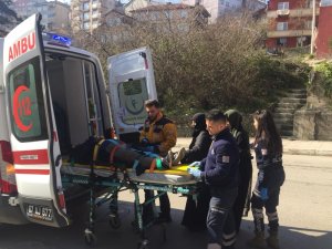 Yaşlı kadın asansör boşluğunu düştü
