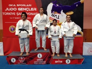 Salihlili judocu Türkiye şampiyonu oldu