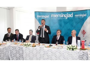 İzol: “Mersin’i kalkındırmak isteyen herkesin yanında olduk”