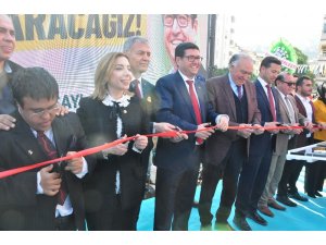 AK Parti seçim bürosu törenle açıldı