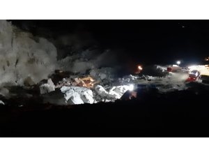 Muğla’da göçük altındaki 2 kişiyi kurtarma çalışmaları devam ediyor