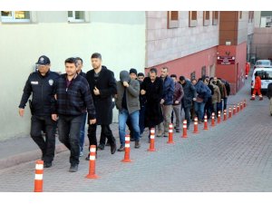 Kayseri’de FETÖ’den gözaltına alınan 13 kişi adliyeye çıkarıldı