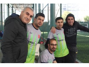 Geleneksel AOSB Futbol Turnuvası sürüyor