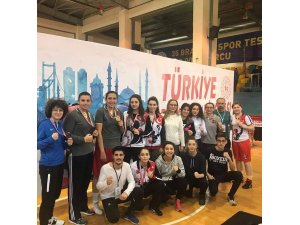 Karabüklü boksörler şampiyonadan madalyalarla döndü