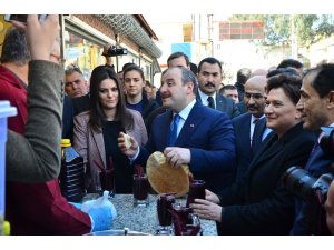 Bakan Varank’a şalgam suyu ikram edildi