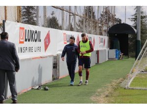 Novak, çıktığı ilk idmanda yeniden sakatlandı