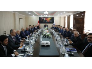 Oktay'dan üniversitelere proje üretimi ve yerel kalkınmaya destek çağrısı