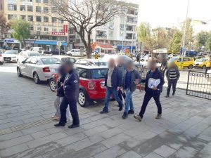 Kuşadası’nda villaya uyuşturucu baskını: 3 tutuklama.