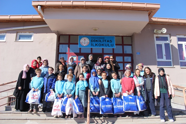 Özel Enderun hayırda yarışıyor