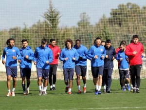 Antalyaspor ara vermeden çalışmalara başladı