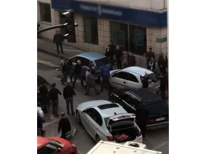 Copların konuştuğu yol verme kavgasında çok sayıda kişi gözaltına alındı