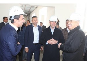 Savaş ve Akın çağrı merkezi binasında incelemeler yaptı