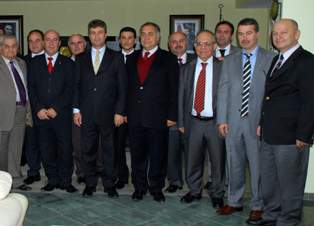 Konyalılardan ak parti'ye ziyaret