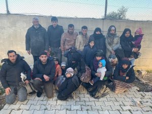Hatay’da göçmen kaçakçısına suçüstü