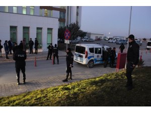 İki kişiyi vurup hastane bahçesinde intihar etti