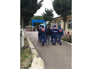 Mersinde aranan 52 kişi yakalandı