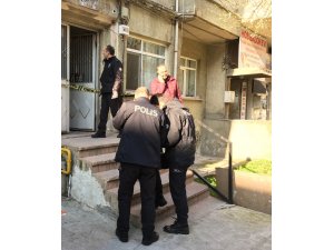 Apartman merdiveninde şüpheli ölüm