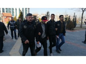 Maskeli gaspçılar kaçamadı