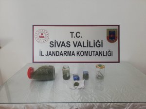 Jandarma kaçakçılara göz açtırmıyor