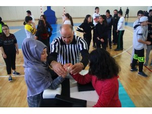 Bilek güreşi müsabakaları yapıldı