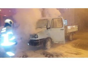 Araç yangını korkuttu