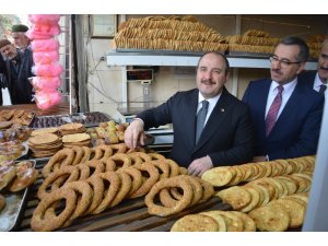 Bakan Varank esnaf ve vatandaşı dinledi