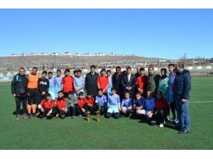 Erciş’te ‘yıldız erkek ve kız futbol’ müsabakaları