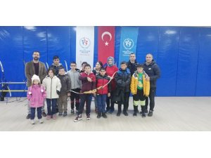 Mutlu Çarşamba gülümsetmeye devam ediyor