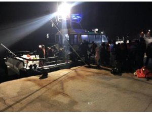 Edirne’de lastik botta 28 kaçak göçmen yakalandı